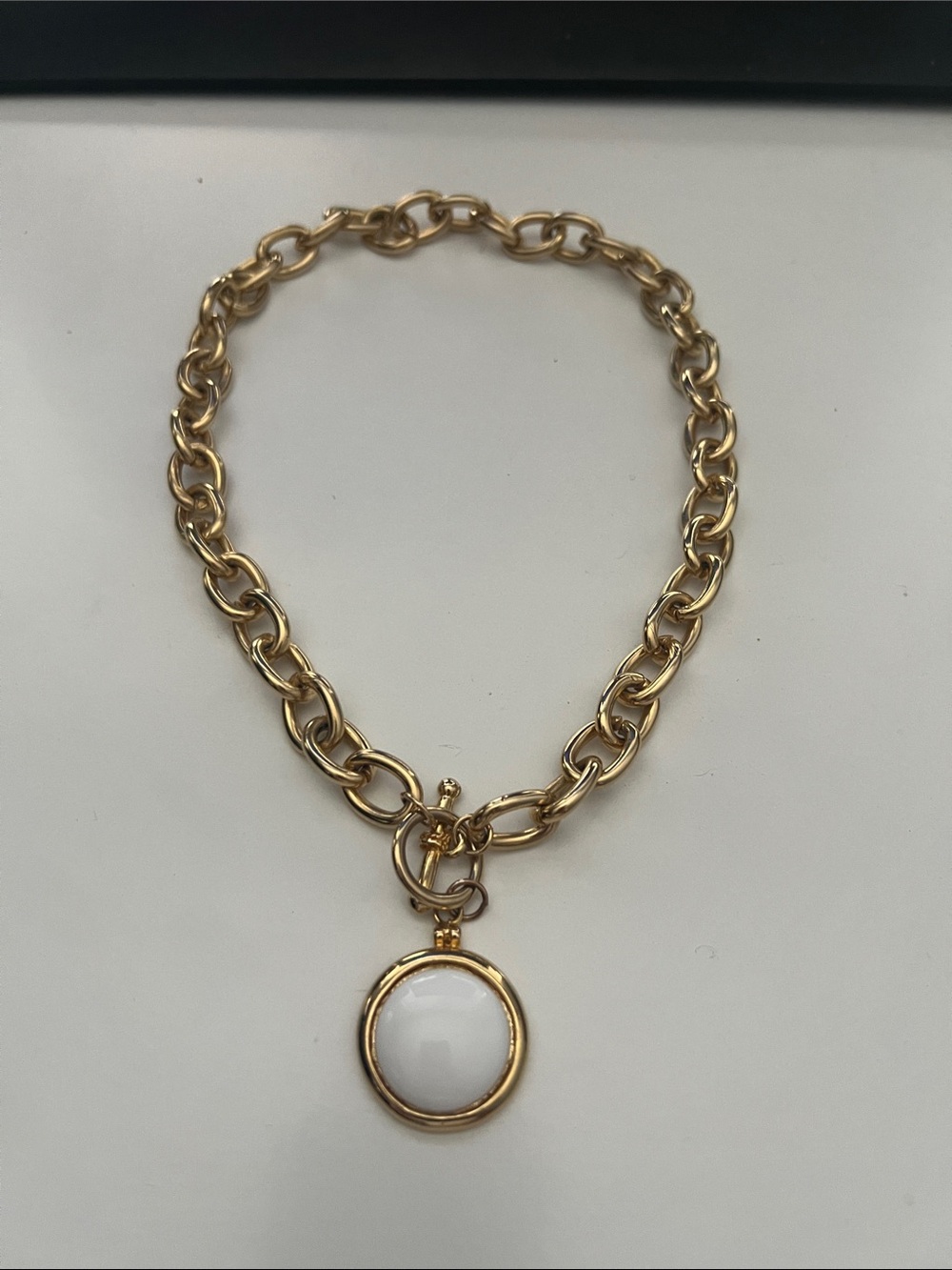 Vintage Gold Tone Chunky Chain Necklace T-Bar Toggle White Enamel